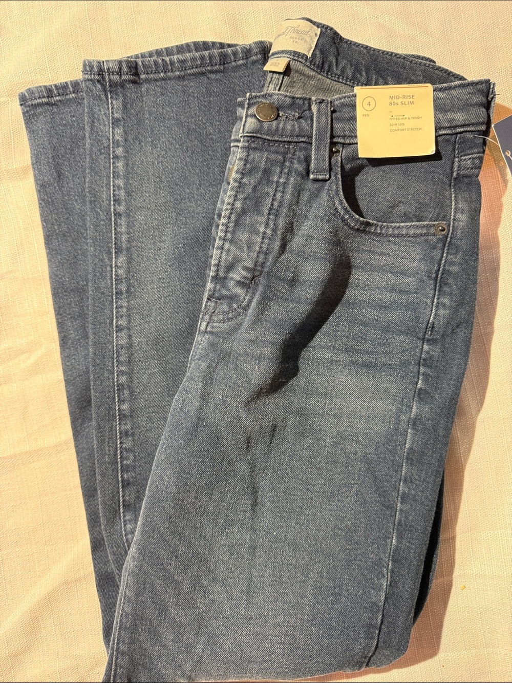Universal Thread Women's Slim Straight Leg Jeans - Blue